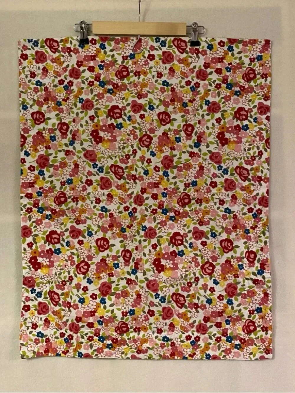 Set of 2 Pottery Barn 100% cotton pink & green floral standard shams